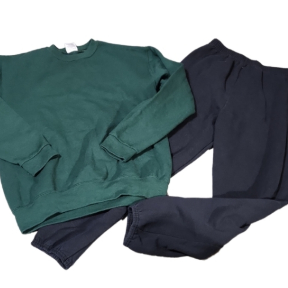 Green sweatshirt black joggers